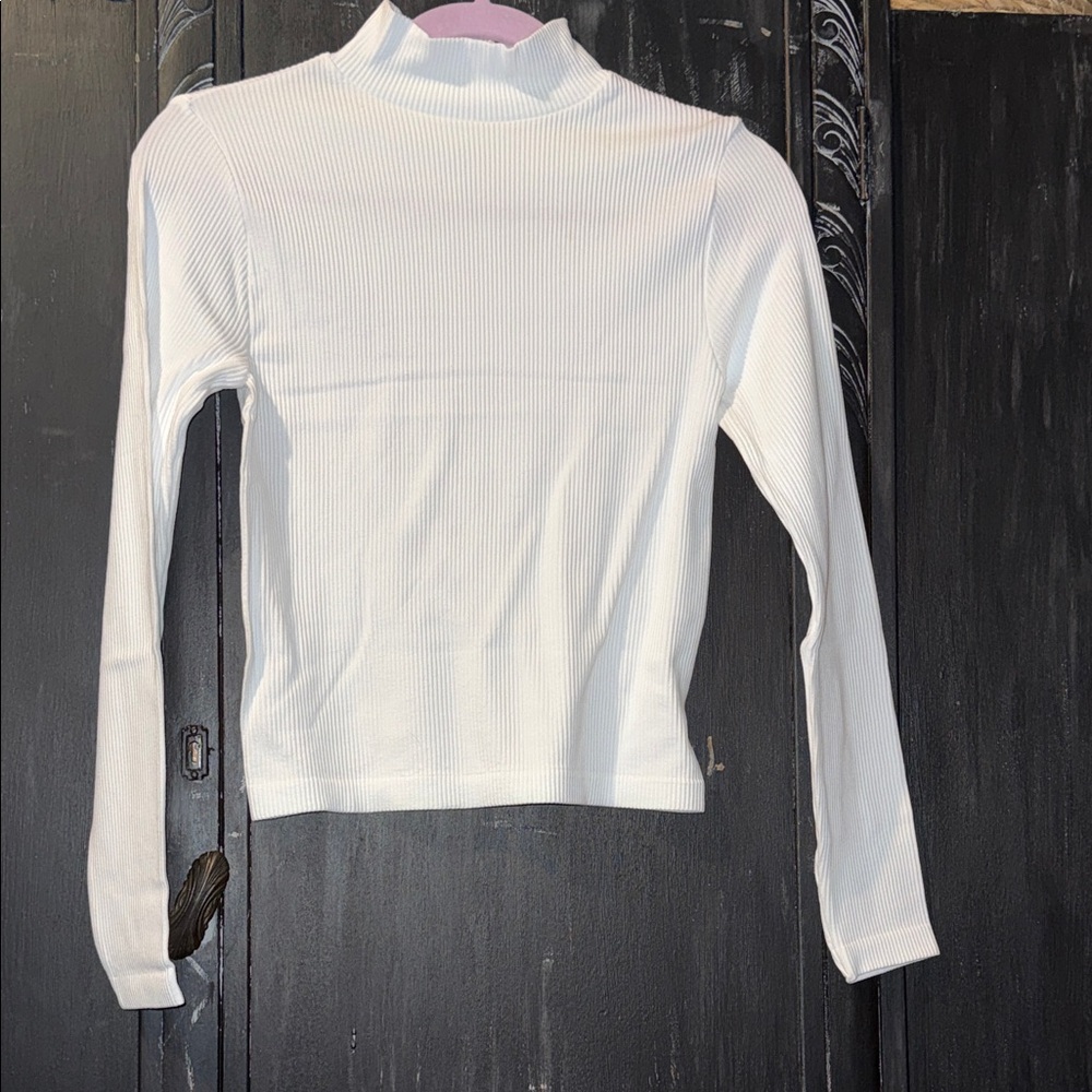 Zenana White Ribbed Mock Neck Long Sleeve Crop Top
